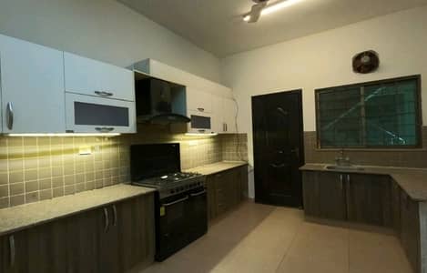 Prime Location Flat In Askari 11 - Sector B Apartments Sized 10 Marla Is Available
