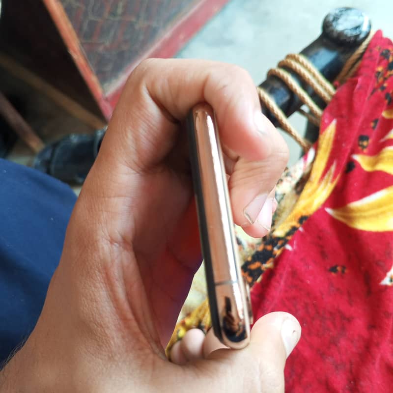 iPhone xs 4