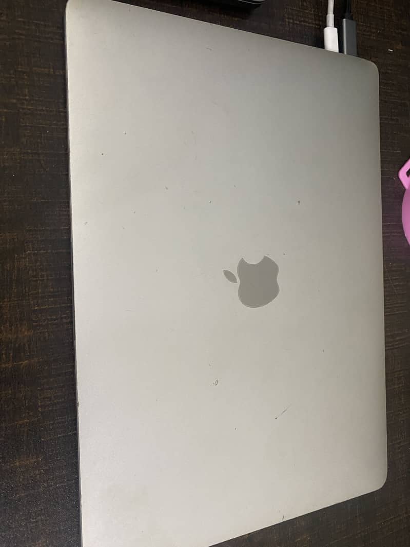 MacBook Pro 2017 13 inch 0
