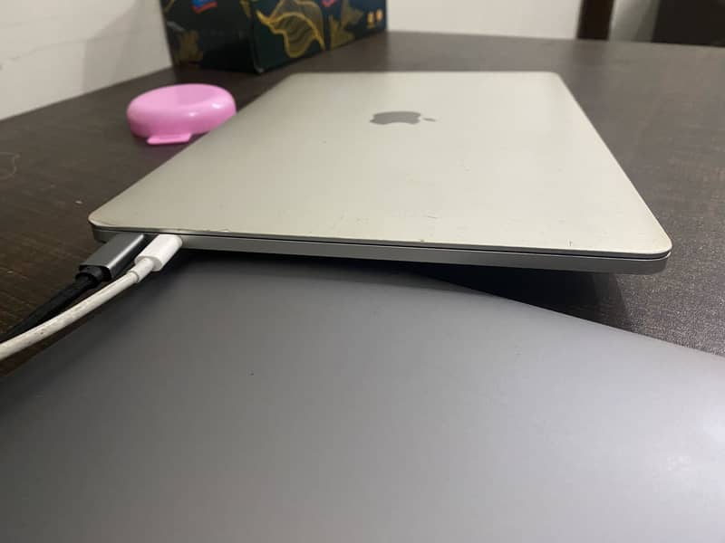 MacBook Pro 2017 13 inch 4