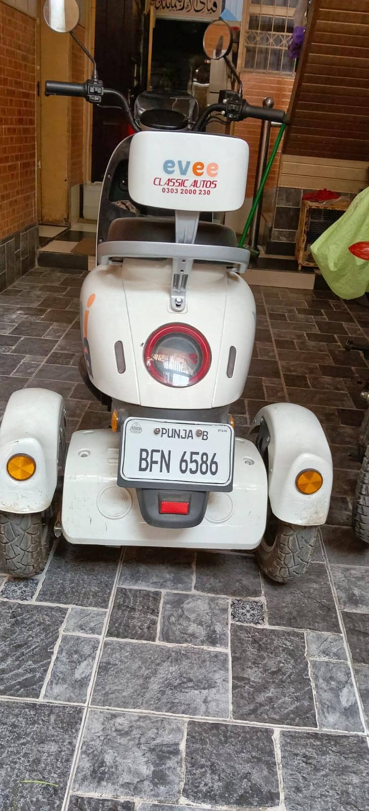 scootey 1