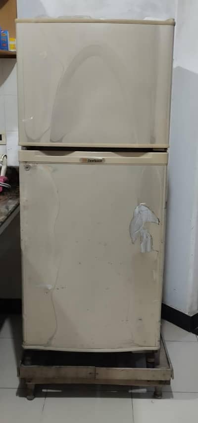 DAWLANCE FRIDGE FOR SALE