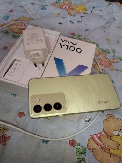 vivo y100