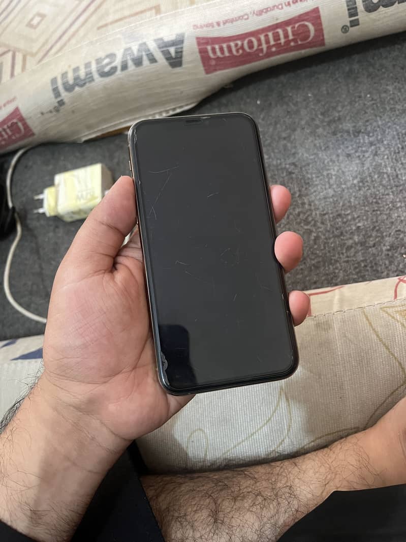 iPhone 11 Pro 2