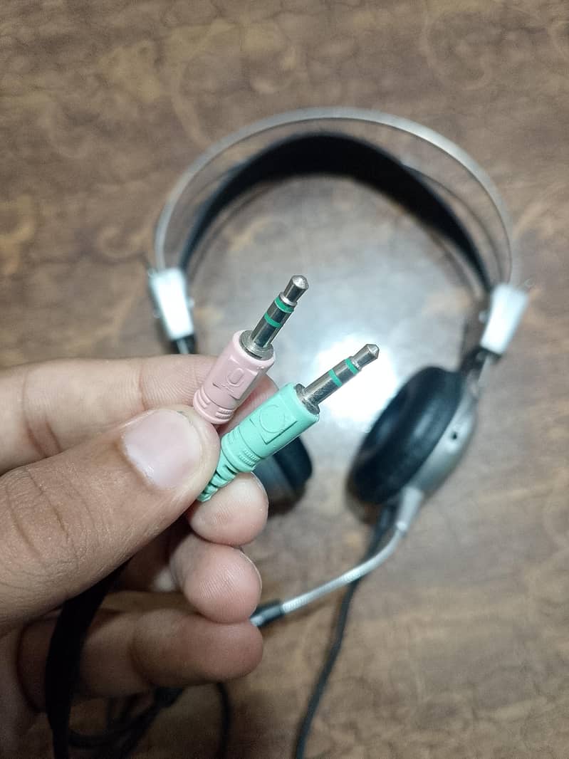 Microphone Headphone 2