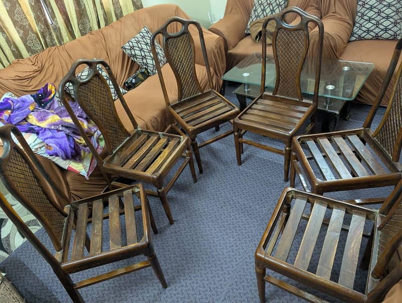 Dining table with 6chairs 3