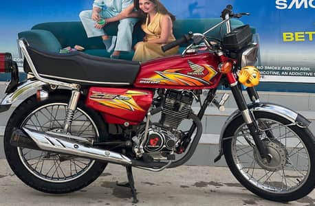 im selling my honda 125 2021 model lluch condition