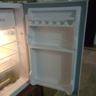 Refrigerator for Sel