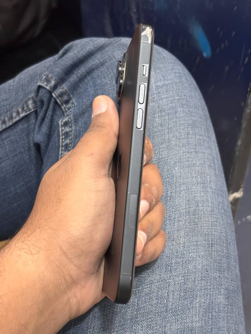 iPhone 15 plus 3