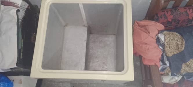 D freezer 3*3 feet
