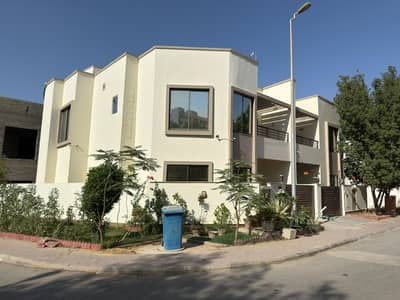 125 Sq Yd Corner Category Villa For Sale Ali Block, Bahria Town Karachi. 3 Bedrooms | Greenbelt & All Facilities Nearby including Park, Mosque, Shopping Gallery & PSO Petrol Pump | Prime Location | Ready for Living.