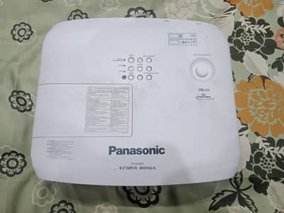 Panasonic PT-VZ585N WUXGA Projector