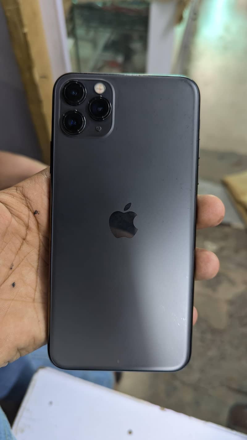 iphone 11 pro max 2