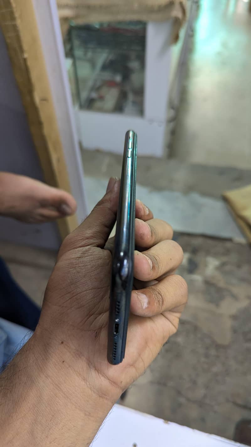 iphone 11 pro max 3