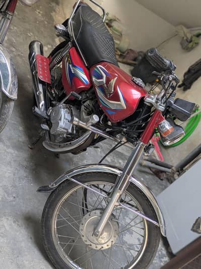 125 for sale in Sahiwal contact 03396440136