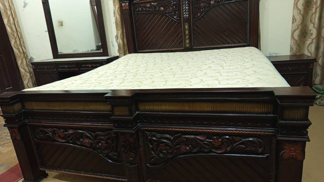 bad 2 table or dressing table mettrss 3