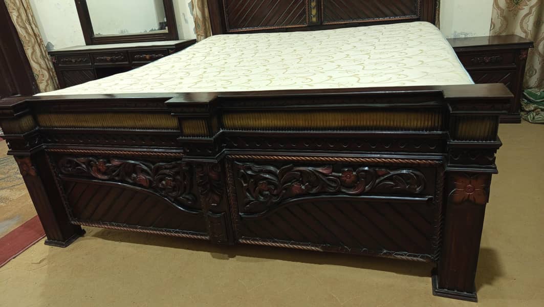 bad 2 table or dressing table mettrss 4