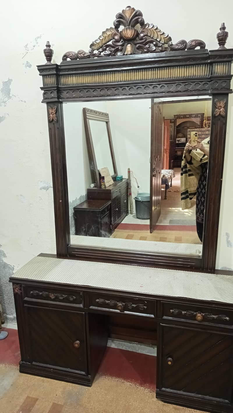 bad 2 table or dressing table mettrss 6
