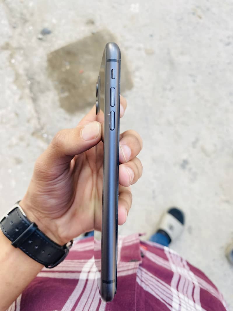 Iphone 11 4