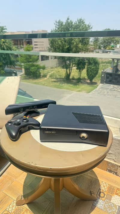 Xbox 360 Slim + Kinect Bundle | Pristine Condition | 03271767484