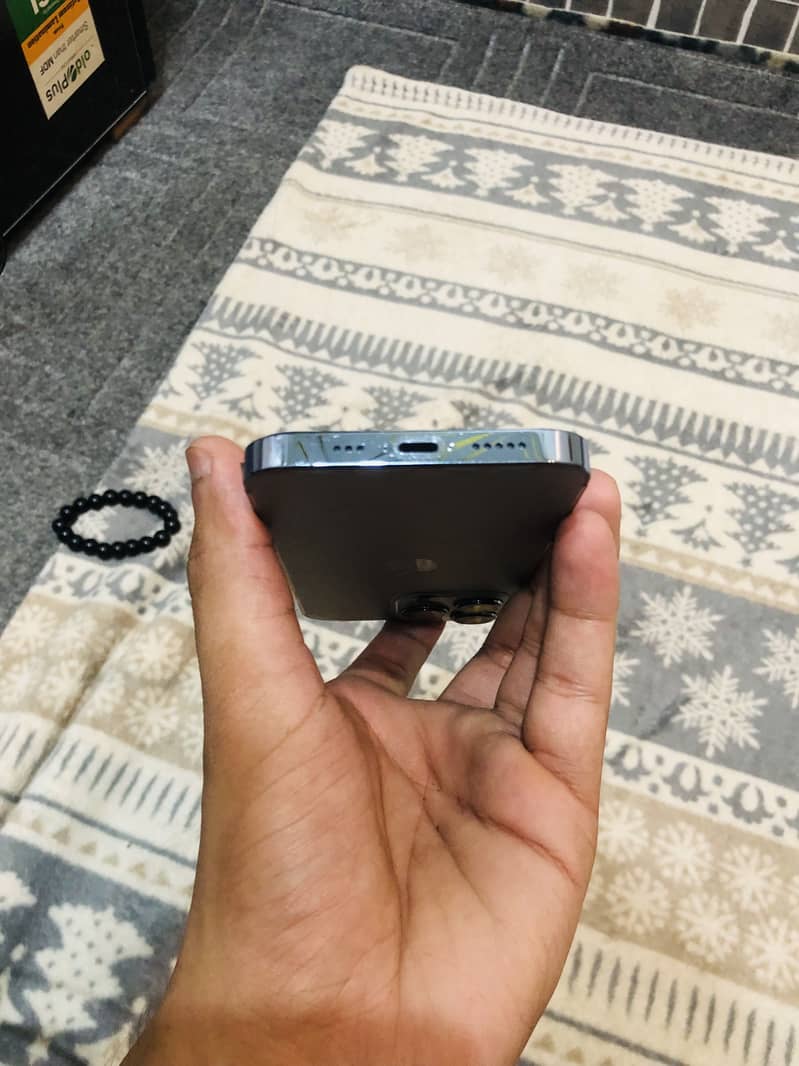 IPHONE 13 PRO 8