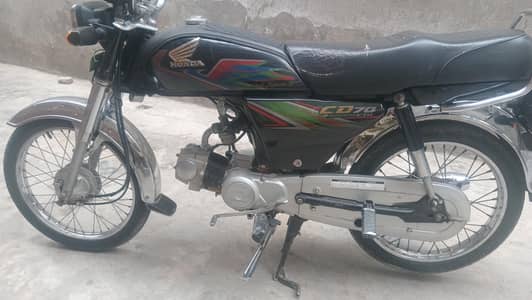 honda70c21model new all genuine tyre new urgent sale