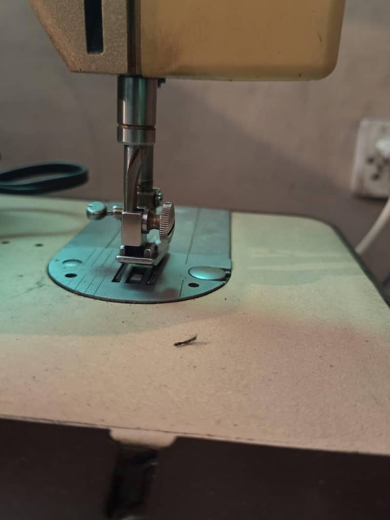 sewing machine 4