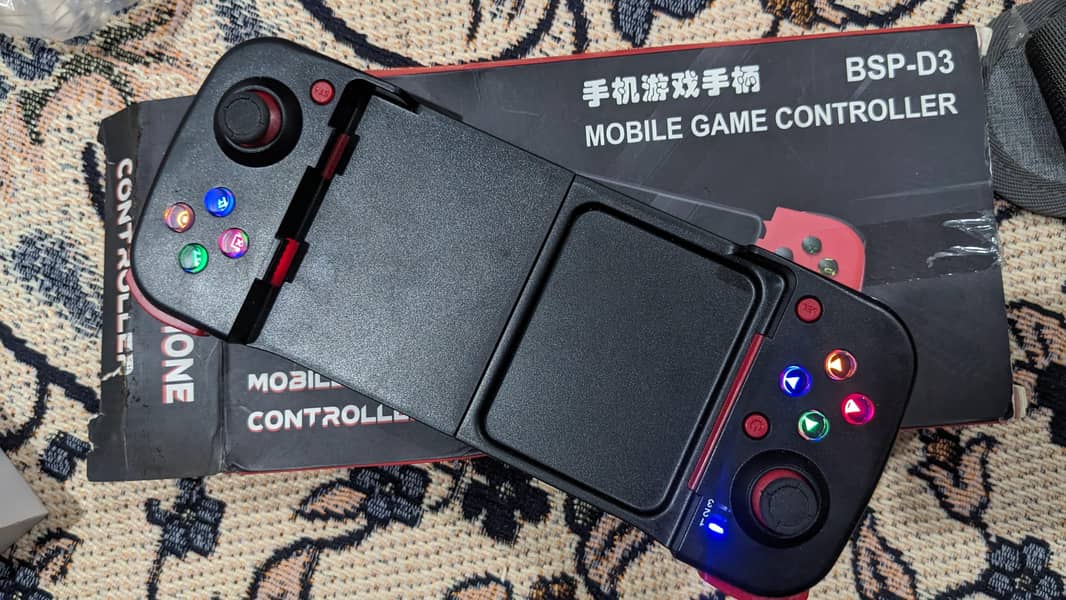 Mobile gaming controller. 0