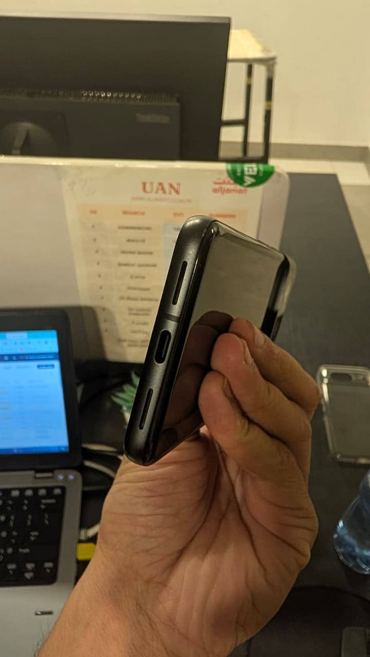 Google Pixel 8 3