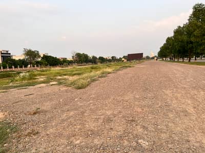 10 Marla Possession Prime Location Plot For Sale in Lake City M-3 Ext 1