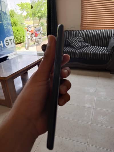 8 +4 gb ram 128 gb rom
