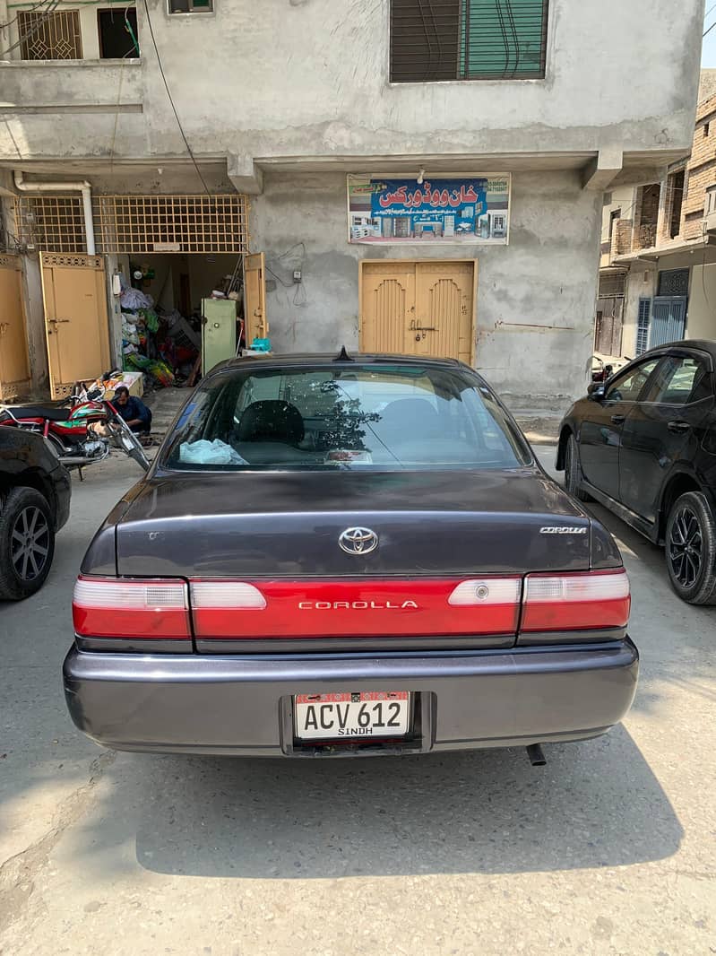 Corolla xe 2000 model 3