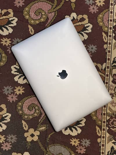 Apple MacBook Pro 2018 |15inch | 16GB RAM |500gb storage | 4GB Graphic