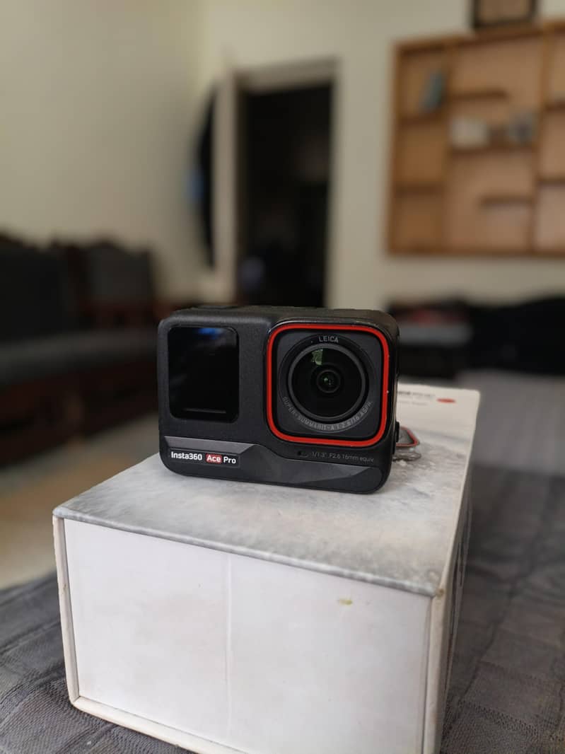 Insta 360 ace pro mint condition 1