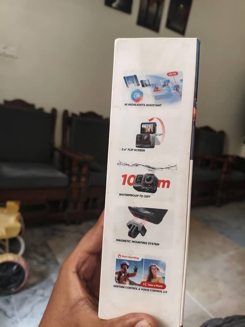 Insta 360 ace pro mint condition 4