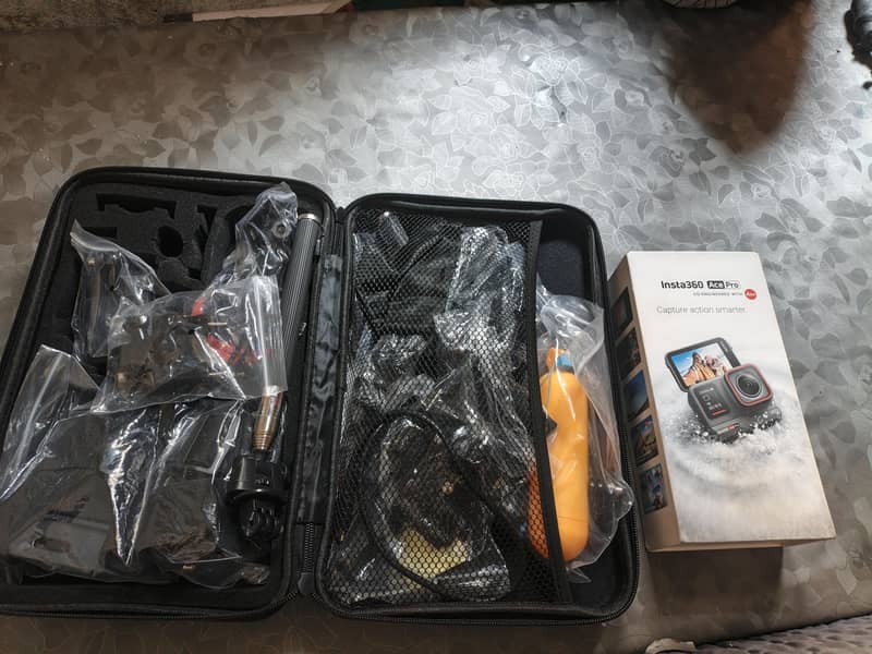 Insta 360 ace pro mint condition 5