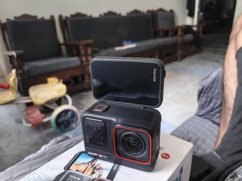 Insta 360 ace pro mint condition 7