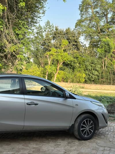 yaris ativ 20/21