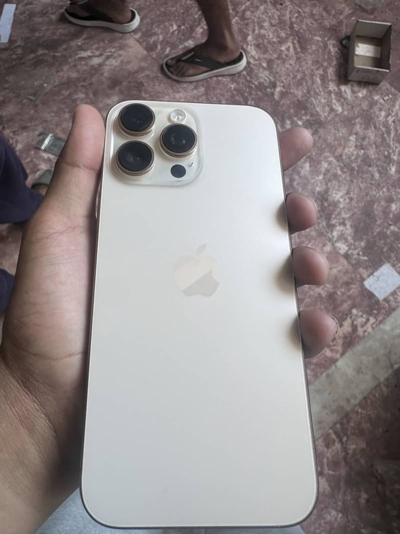 IPHONE 16 pro max 1