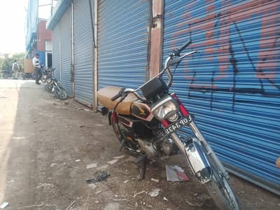 Honda 70cc lush condition only seriousl buy contact Karne