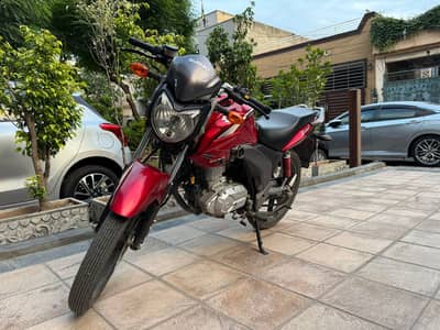 Suzuki GSX-125 Red