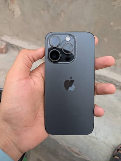 I phone 15pro 86% health Box Sath h Factory unlocked