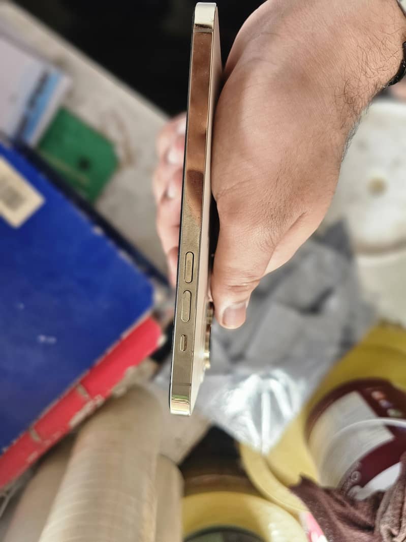 Iphone 14 pro max 3