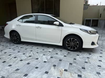 2025 Toyota Corolla Grande 1.8 – Super White – Black Interior 1 owner