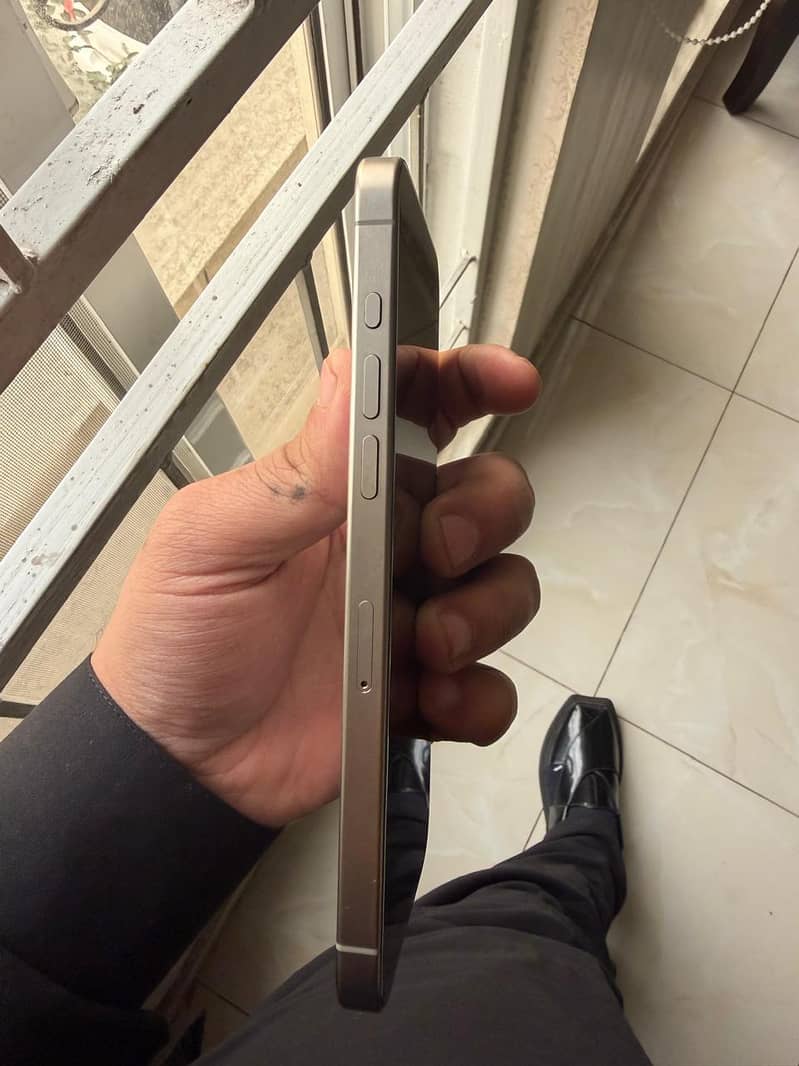 iphone 15 pro max 4