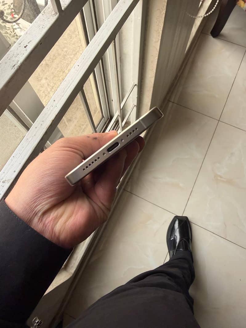 iphone 15 pro max 5