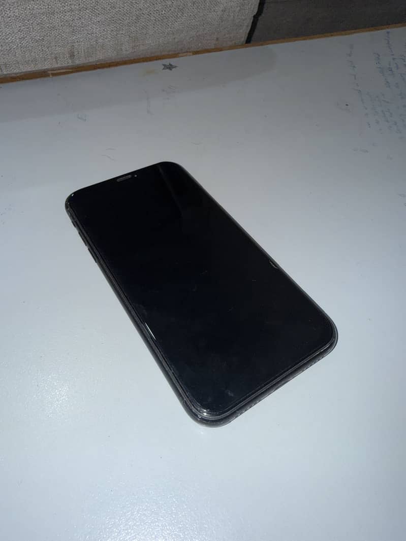 iPhone XR 1