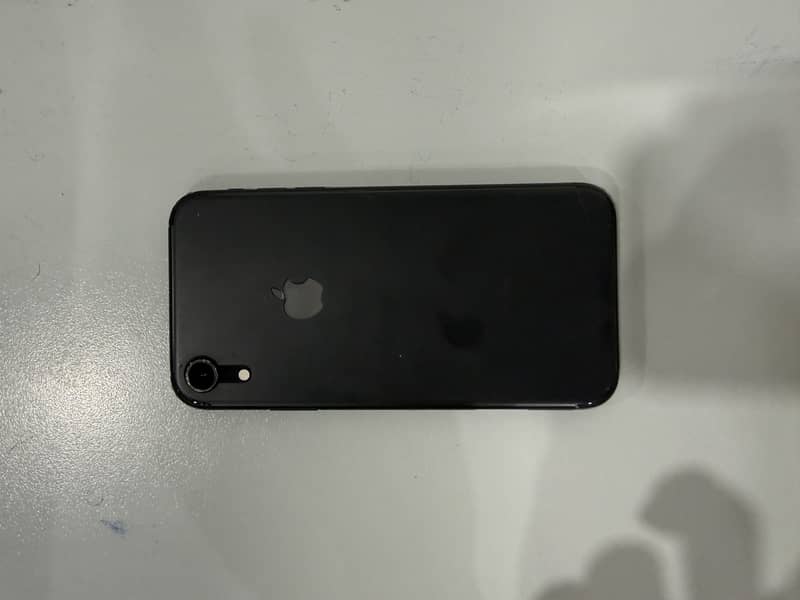 iPhone XR 4