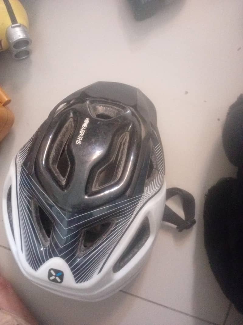 excellent condition 10