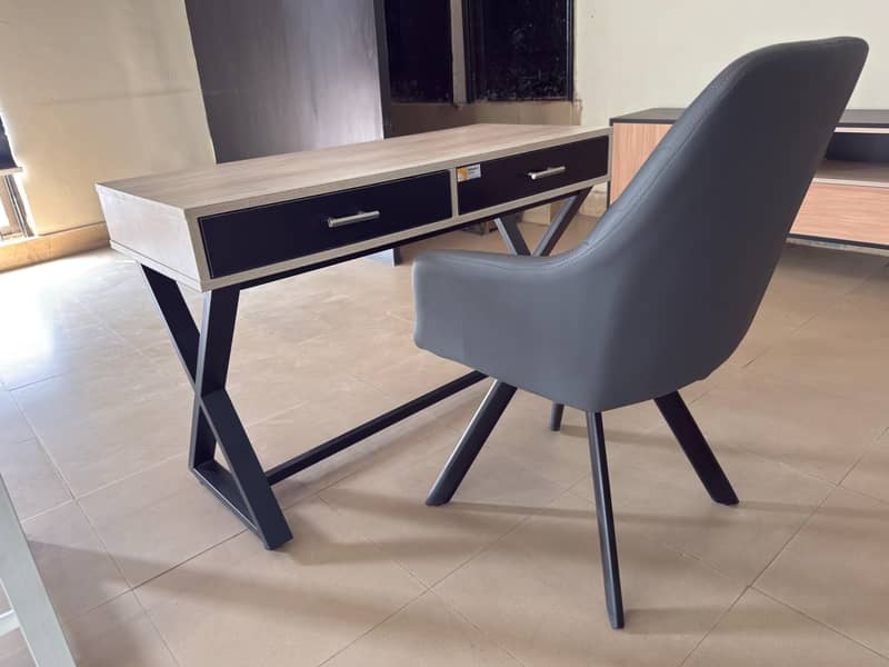 Computer Table 2